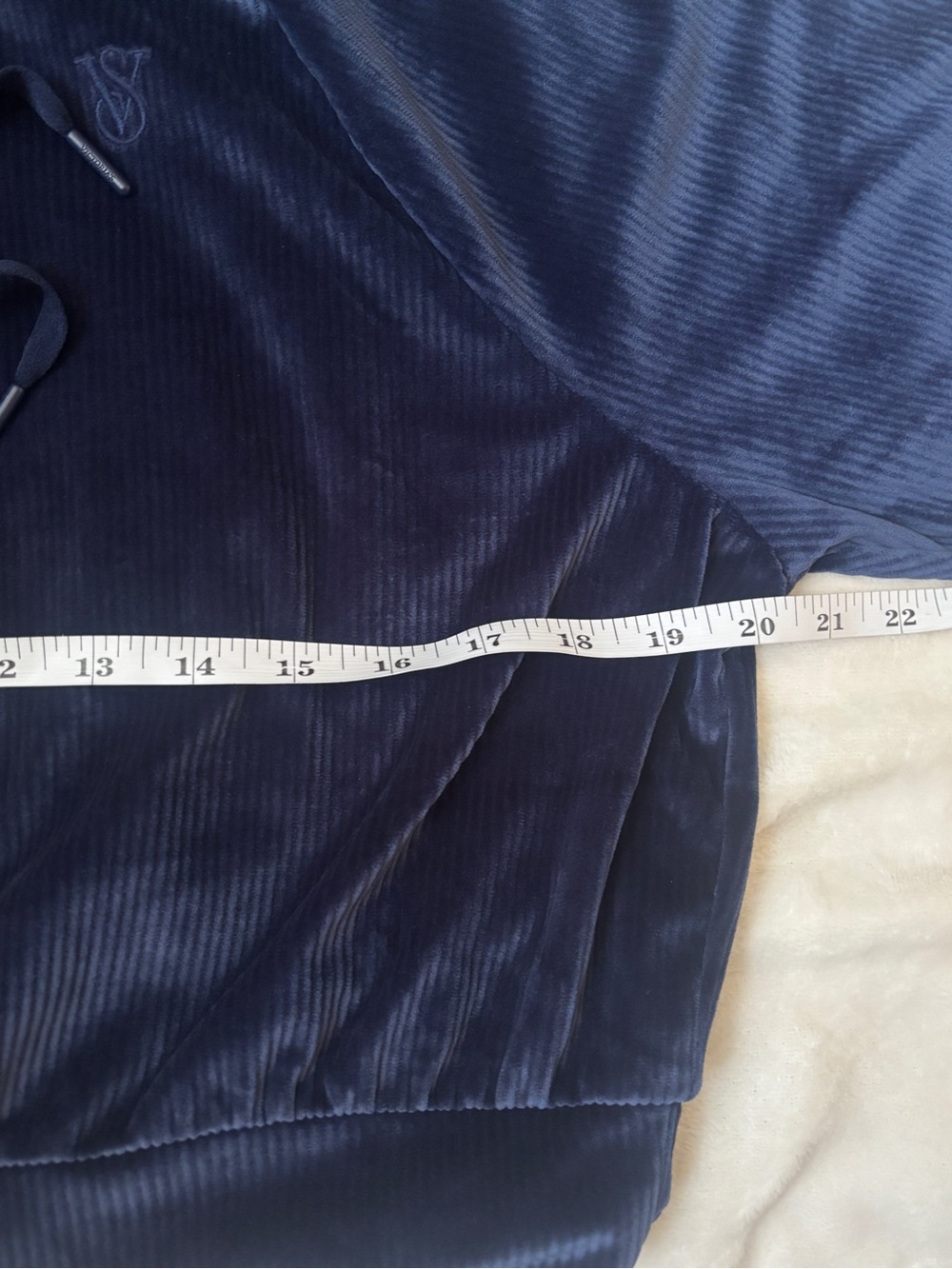 Victoria’s Secret On Point Navy Velour Ribbed Cropped Hoodie Medium - Picture 5 of 6